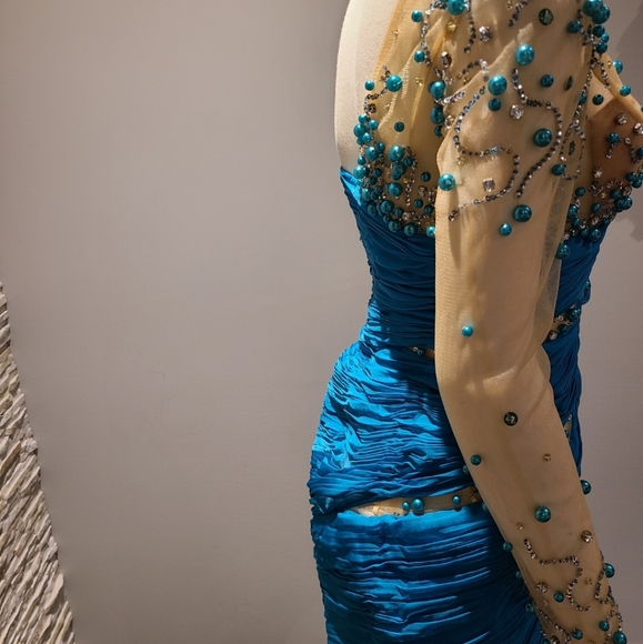 Chrystal Pearl & Couture Cocktail Dress. - Picture 7 of 14